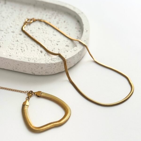 Waterproof, Sweatproof & Tarnish-free 18k gold plated women necklace