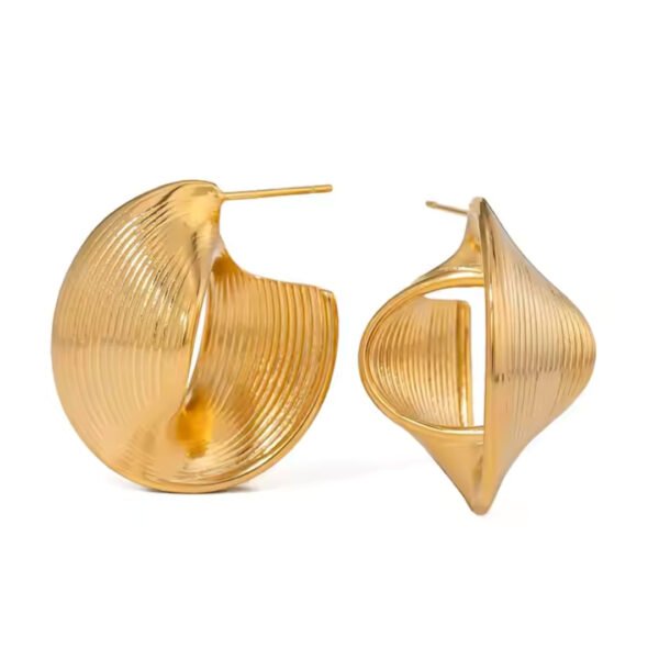 Waterproof, Sweatproof & Tarnish-free 18k gold plated women earring