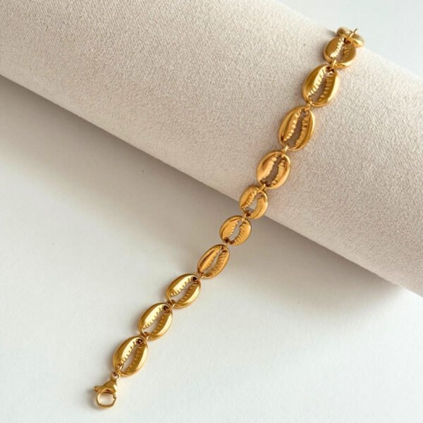 Waterproof, Sweatproof & Tarnish-free 18k gold plated women bracelet