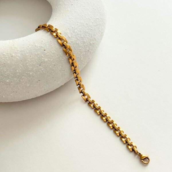 Waterproof, Sweatproof & Tarnish-free 18k gold plated women bracelet