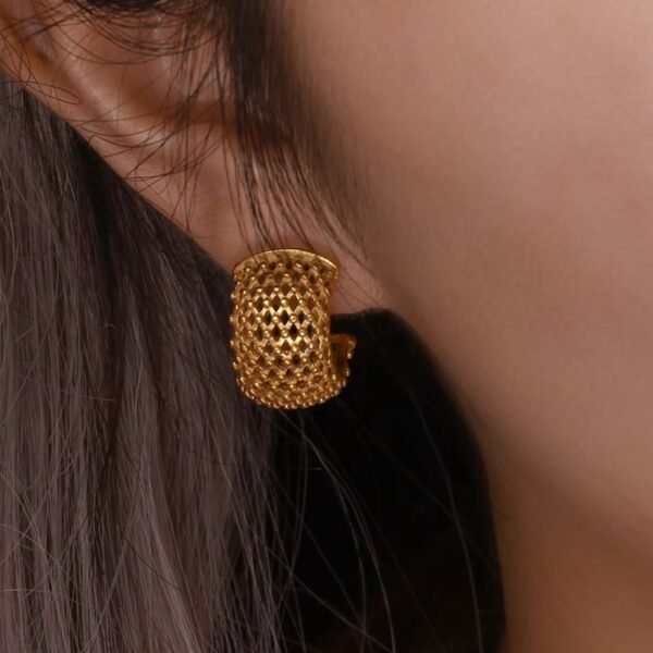 Waterproof, Sweatproof & Tarnish-free 18k gold plated women earring