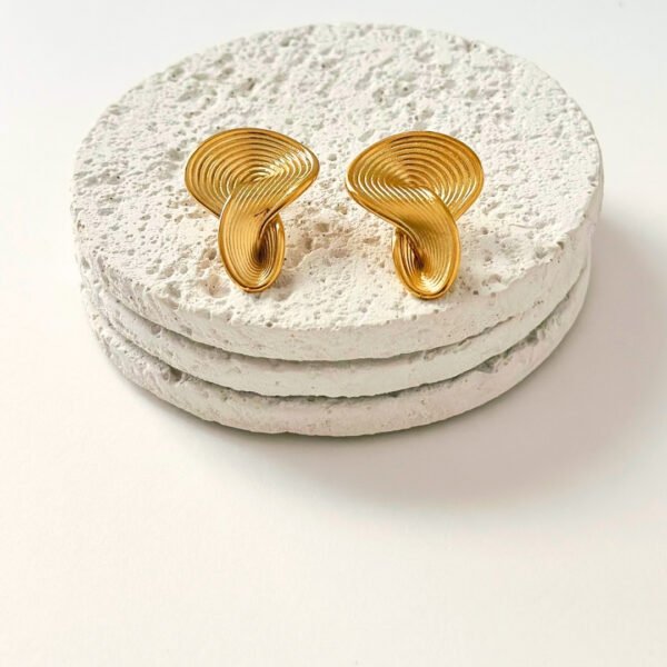 Waterproof, Sweatproof & Tarnish-free 18k gold plated women earring
