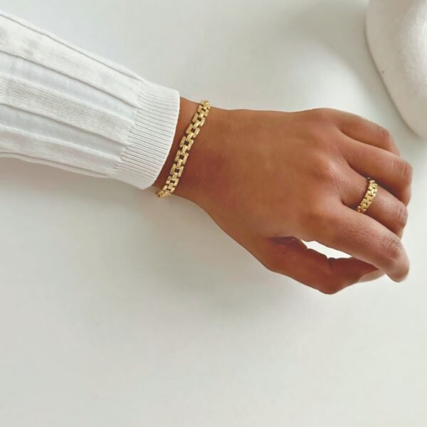 Waterproof, Sweatproof & Tarnish-free 18k gold plated women ring
